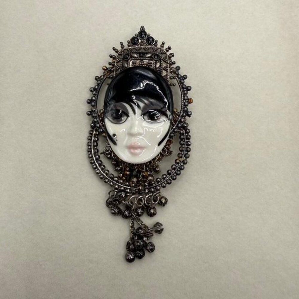 Vintage Retro Flapper Face Brooch Hand-Painted Lady Pin Art Deco Style